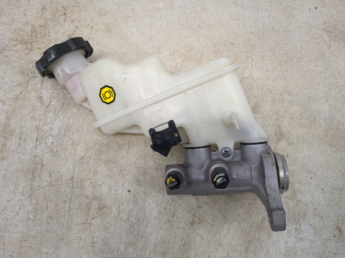 2012-2017 Hyundai Accent Brake Master Cylinder 1510338 - Oemusedautoparts1.com