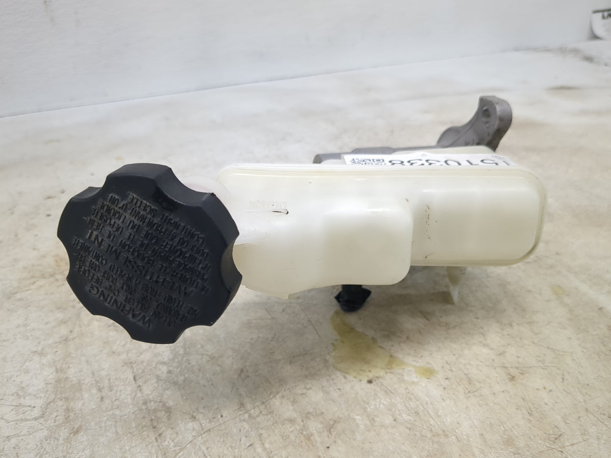 2012-2017 Hyundai Accent Brake Master Cylinder 1510338 - Oemusedautoparts1.com