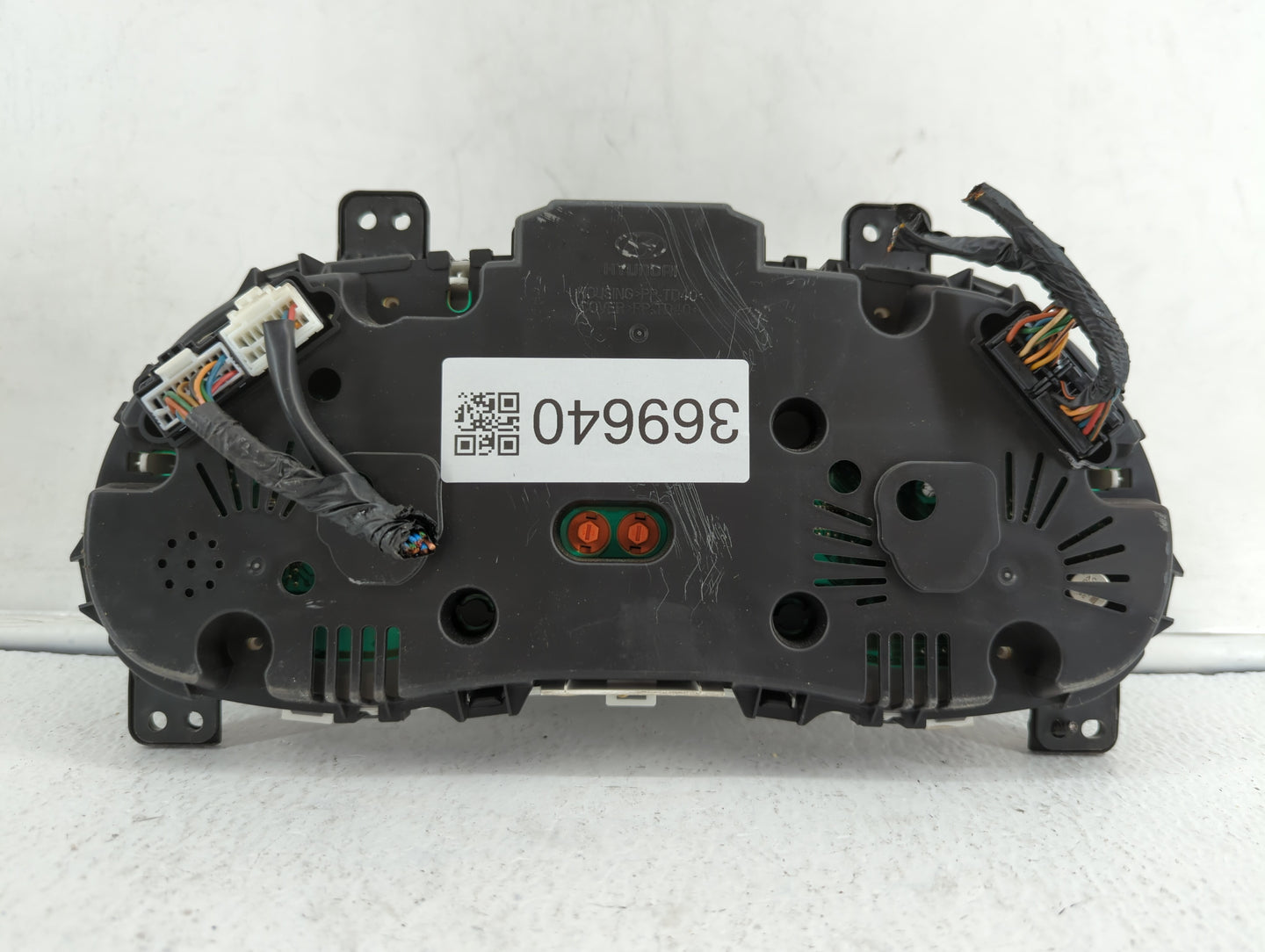 2013-2014 Hyundai Accent Instrument Cluster Speedometer Gauges P/N:94001-1R015 Fits Fits 2013 2014 OEM Used Auto Parts - Oem