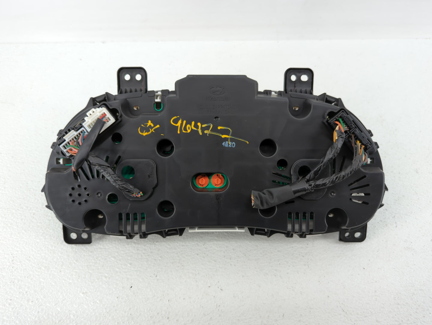 2013-2014 Hyundai Accent Instrument Cluster Speedometer Gauges P/N:94001-1R015 Fits Fits 2013 2014 OEM Used Auto Parts - Oem
