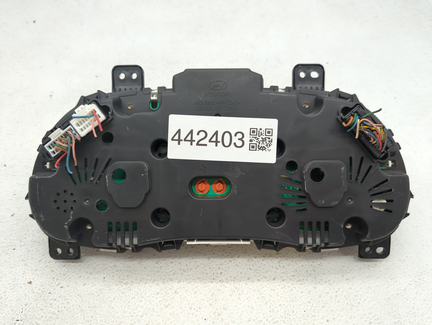 2013-2014 Hyundai Accent Instrument Cluster Speedometer Gauges P/N:94001-1R015 Fits Fits 2013 2014 OEM Used Auto Parts - Oem