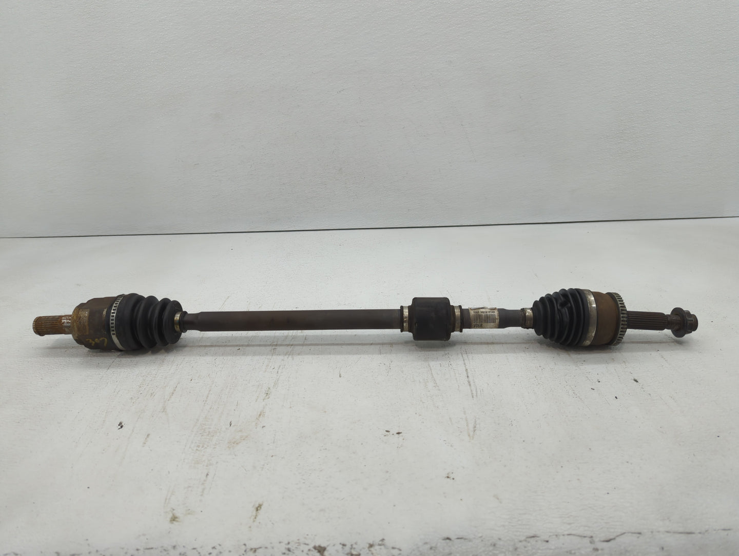 2012-2017 Hyundai Accent Axle Shaft Front Passenger Cv C/v - Oemusedautoparts1.com