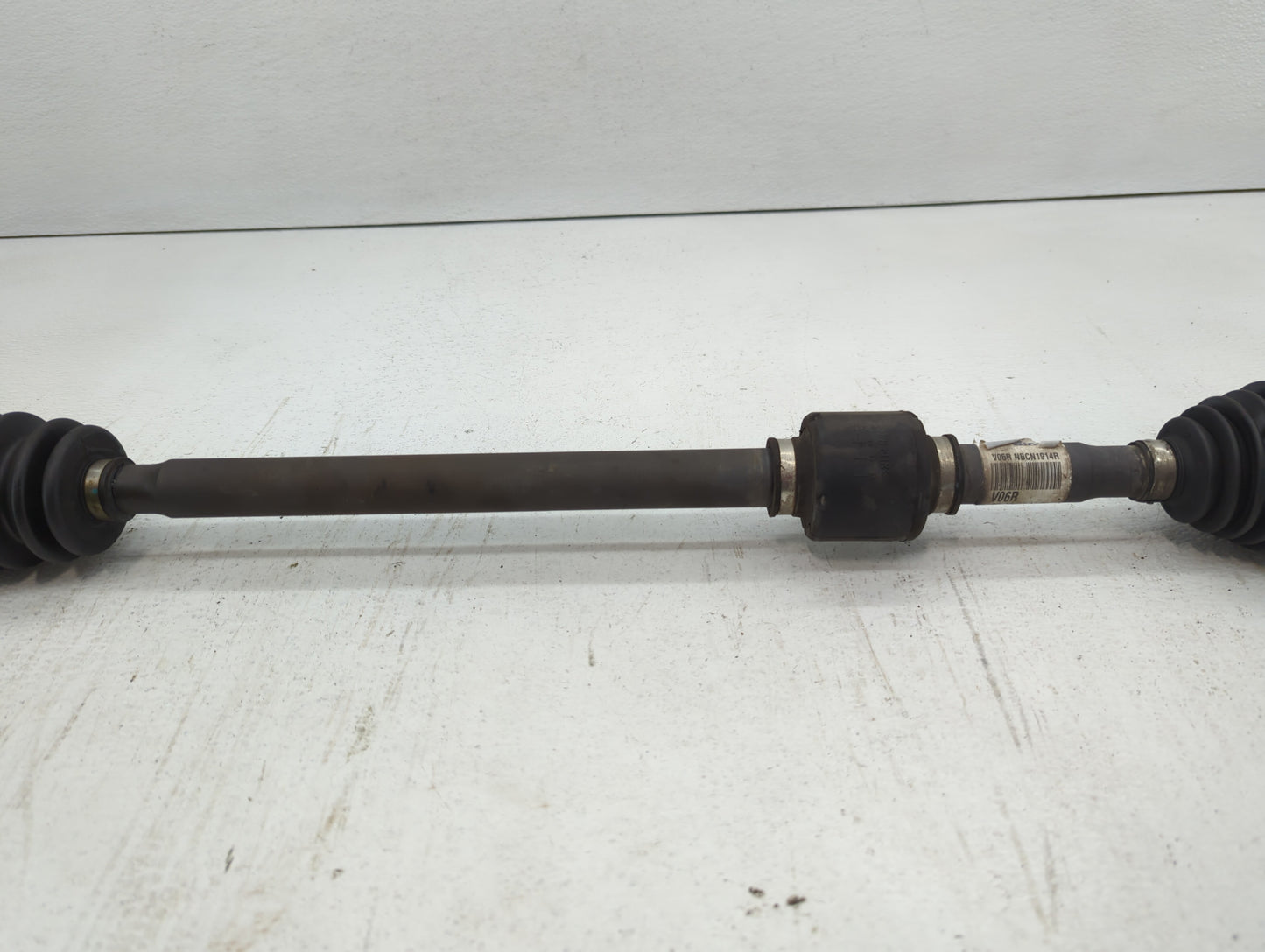 2012-2017 Hyundai Accent Axle Shaft Front Passenger Cv C/v - Oemusedautoparts1.com