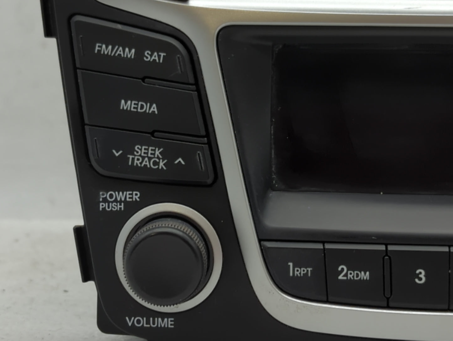 2014-2014 Hyundai Accent Am Fm Cd Player Radio Receiver - Oemusedautoparts1.com