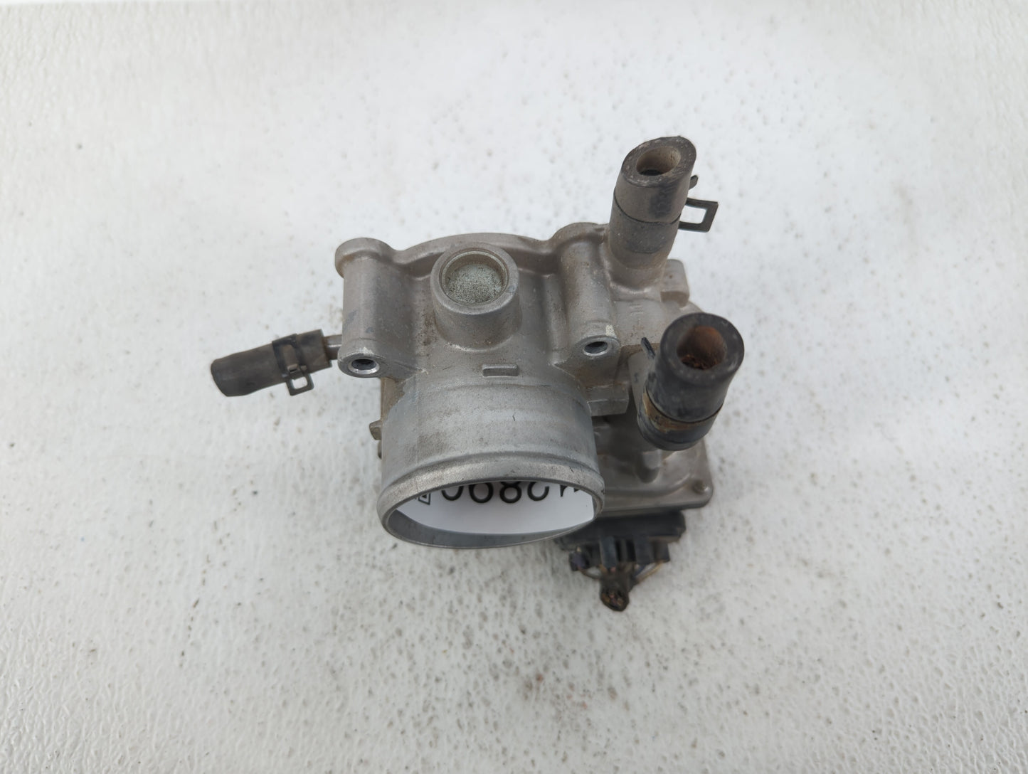 2012-2019 Hyundai Accent Throttle Body P/N:35100-2B300 Fits Fits 2012 2013 2014 2015 2016 2017 2018 2019 OEM Used Auto Parts