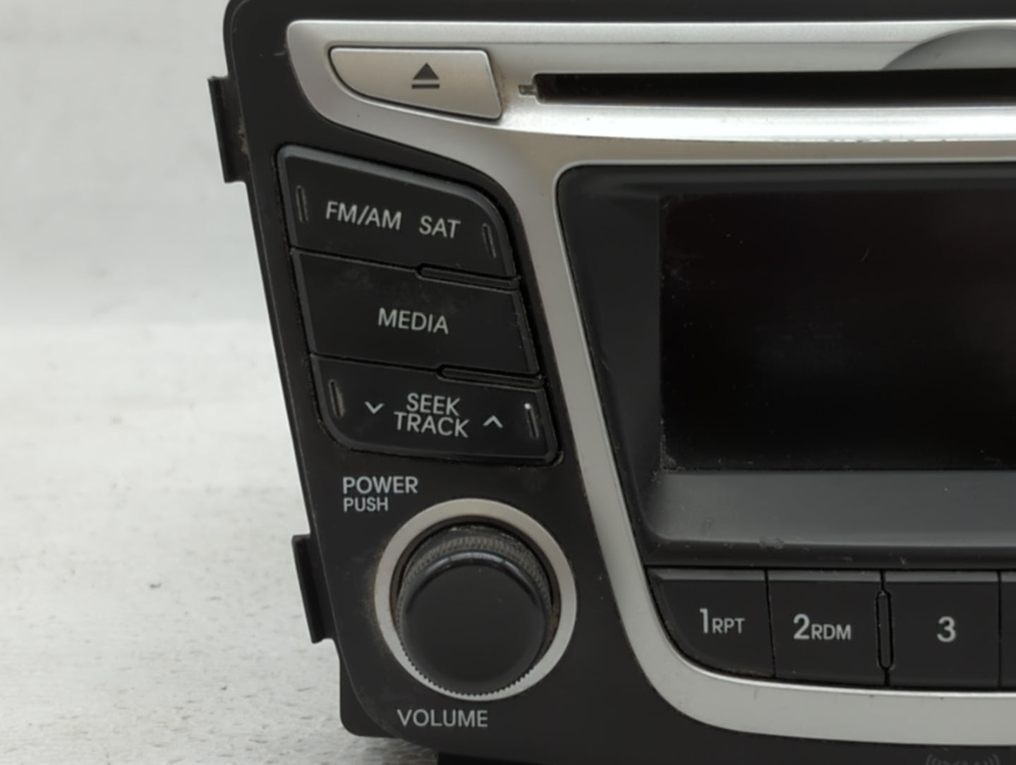 2014 Hyundai Accent Radio AM FM Cd Player Receiver Replacement P/N:96170-1R1104X 96170-1R1104 Fits OEM Used Auto Parts - Oem