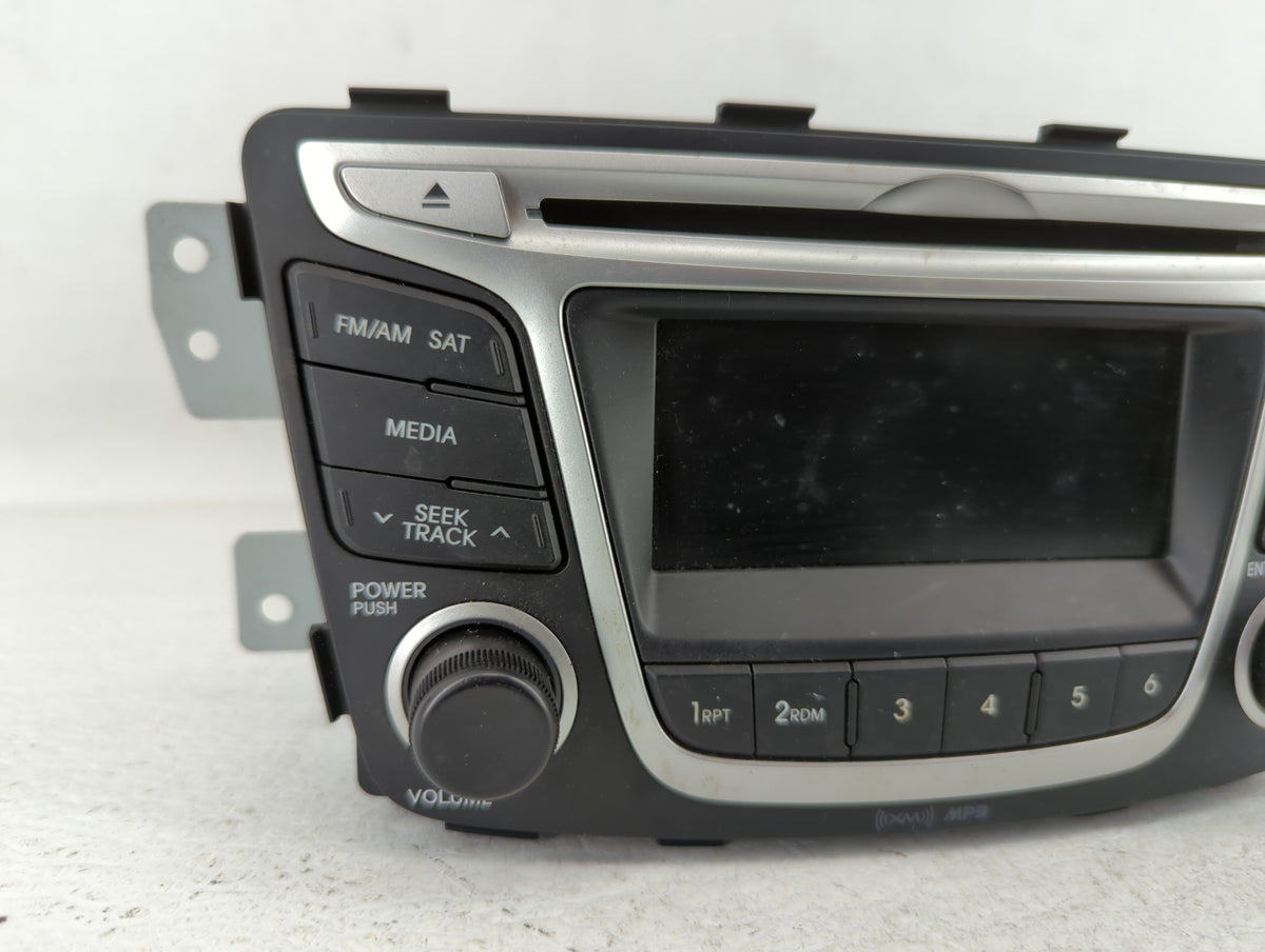 2014-2014 Hyundai Accent Am Fm Cd Player Radio Receiver 517707 - Oemusedautoparts1.com