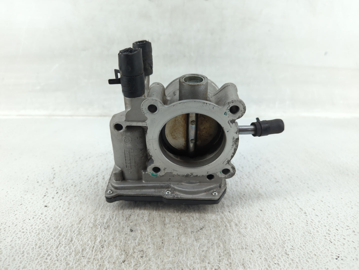 2012-2019 Hyundai Accent Throttle Body P/N:35100-2B300 Fits Fits 2012 2013 2014 2015 2016 2017 2018 2019 OEM Used Auto Parts