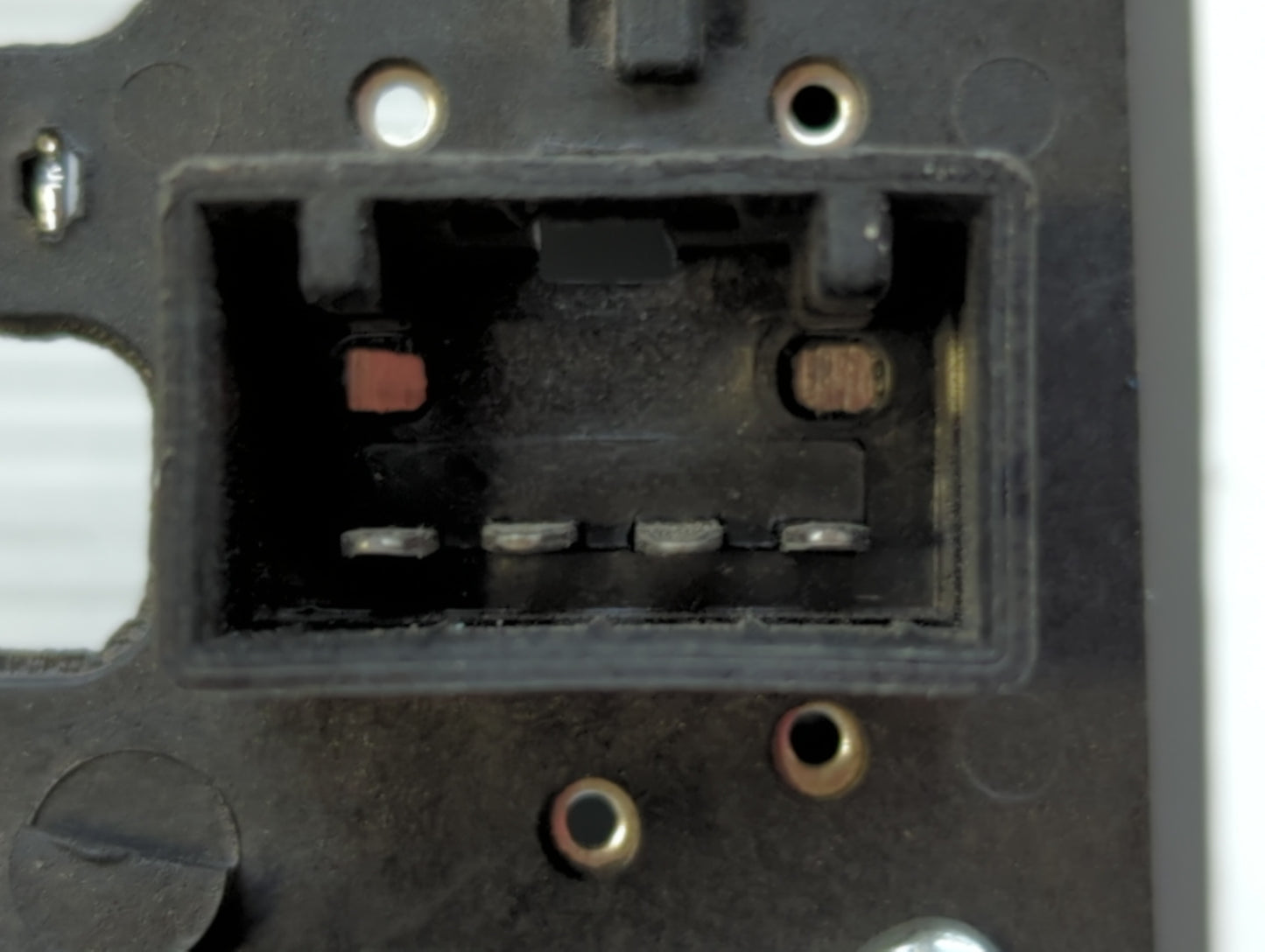2014 Hyundai Accent Overhead Roof Console - Oemusedautoparts1.com