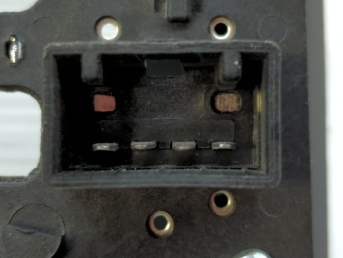2012-2017 Hyundai Accent Overhead Roof Console 535246 - Oemusedautoparts1.com