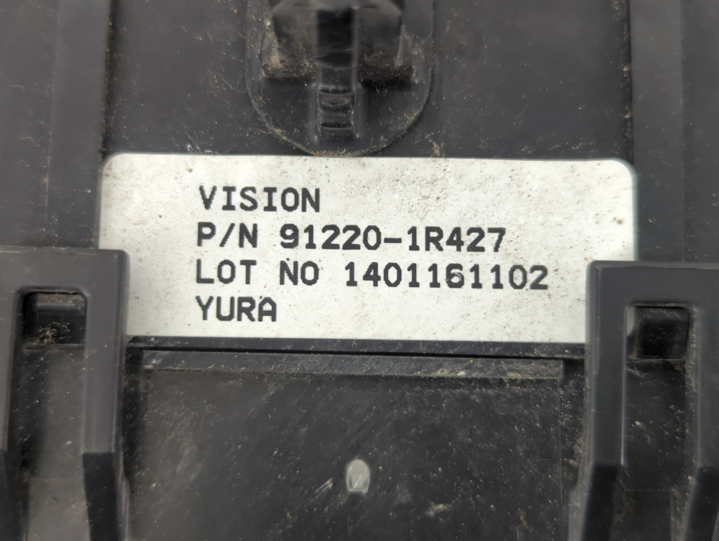 2013-2014 Hyundai Accent Fusebox Fuse Box Panel Relay Module P/N:91220-1R427 Fits Fits 2013 2014 OEM Used Auto Parts - Oemus