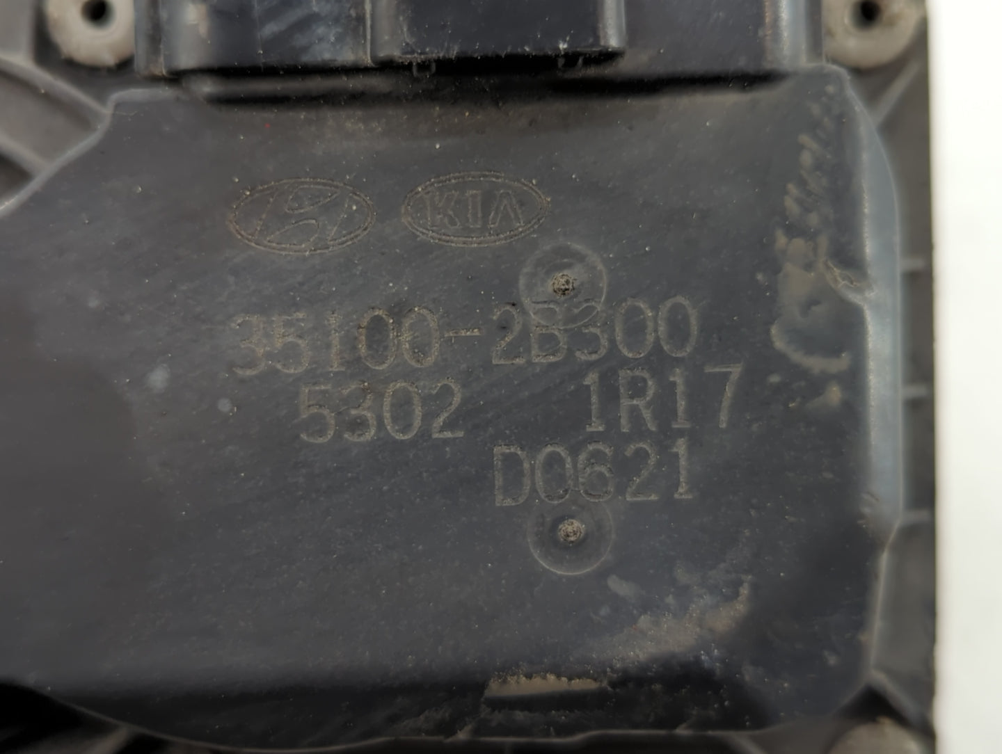 2012-2019 Hyundai Accent Throttle Body P/N:35100-2B300 Fits Fits 2012 2013 2014 2015 2016 2017 2018 2019 OEM Used Auto Parts
