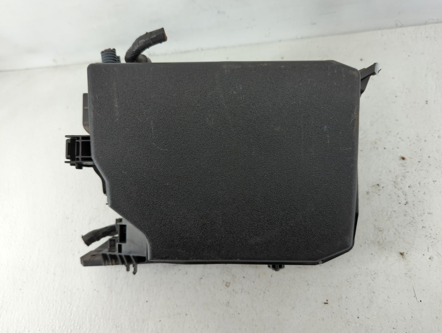 2013-2014 Hyundai Accent Fusebox Fuse Box Panel Relay Module P/N:91220-1R427 Fits Fits 2013 2014 OEM Used Auto Parts - Oemus