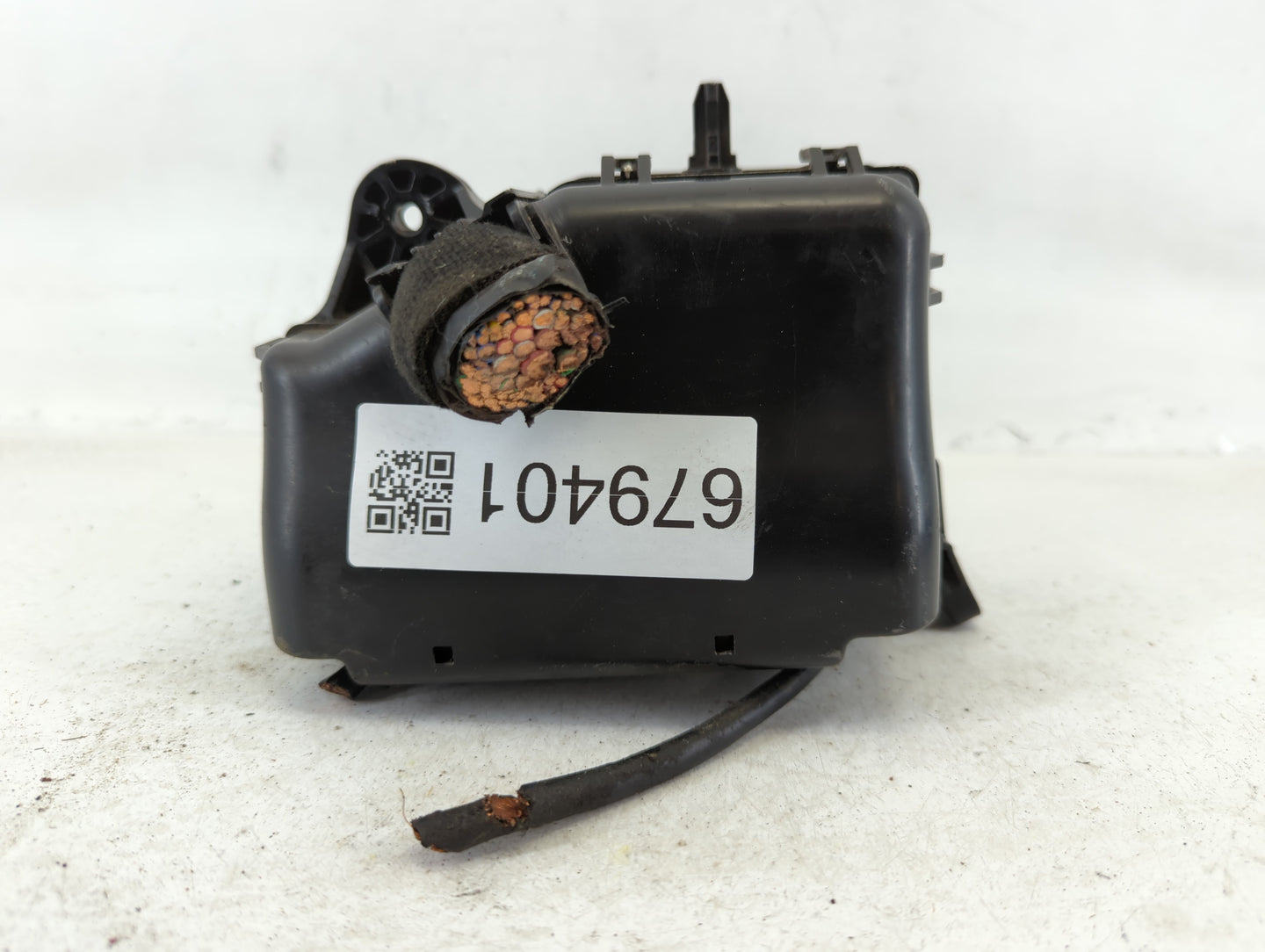 2013-2014 Hyundai Accent Fusebox Fuse Box Panel Relay Module P/N:912201R627 Fits Fits 2013 2014 OEM Used Auto Parts - Oemuse