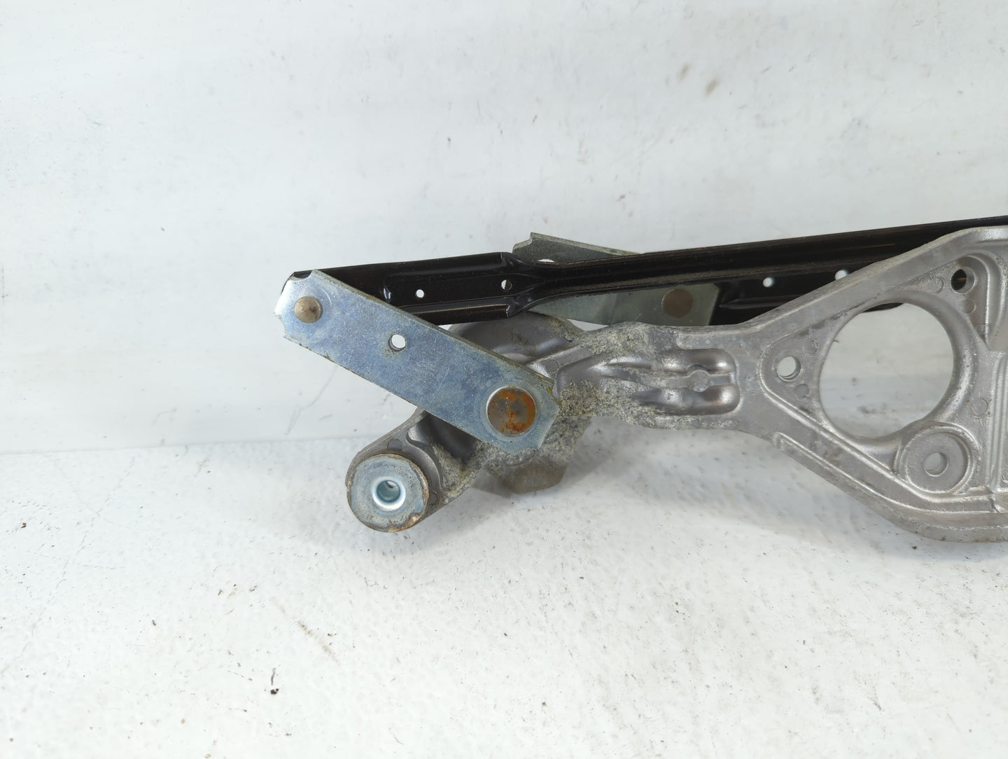 2014 Hyundai Accent Front Windshield Wiper Motor Fits OEM Used Auto Parts - Oemusedautoparts1.com