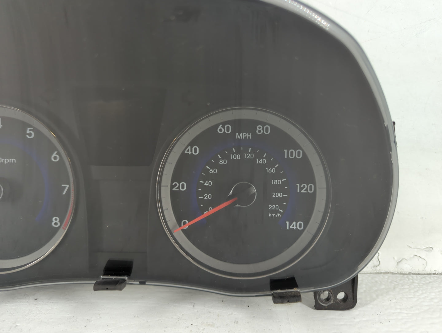 2013-2014 Hyundai Accent Instrument Cluster Speedometer Gauges P/N:94001-1R015 Fits Fits 2013 2014 OEM Used Auto Parts - Oem