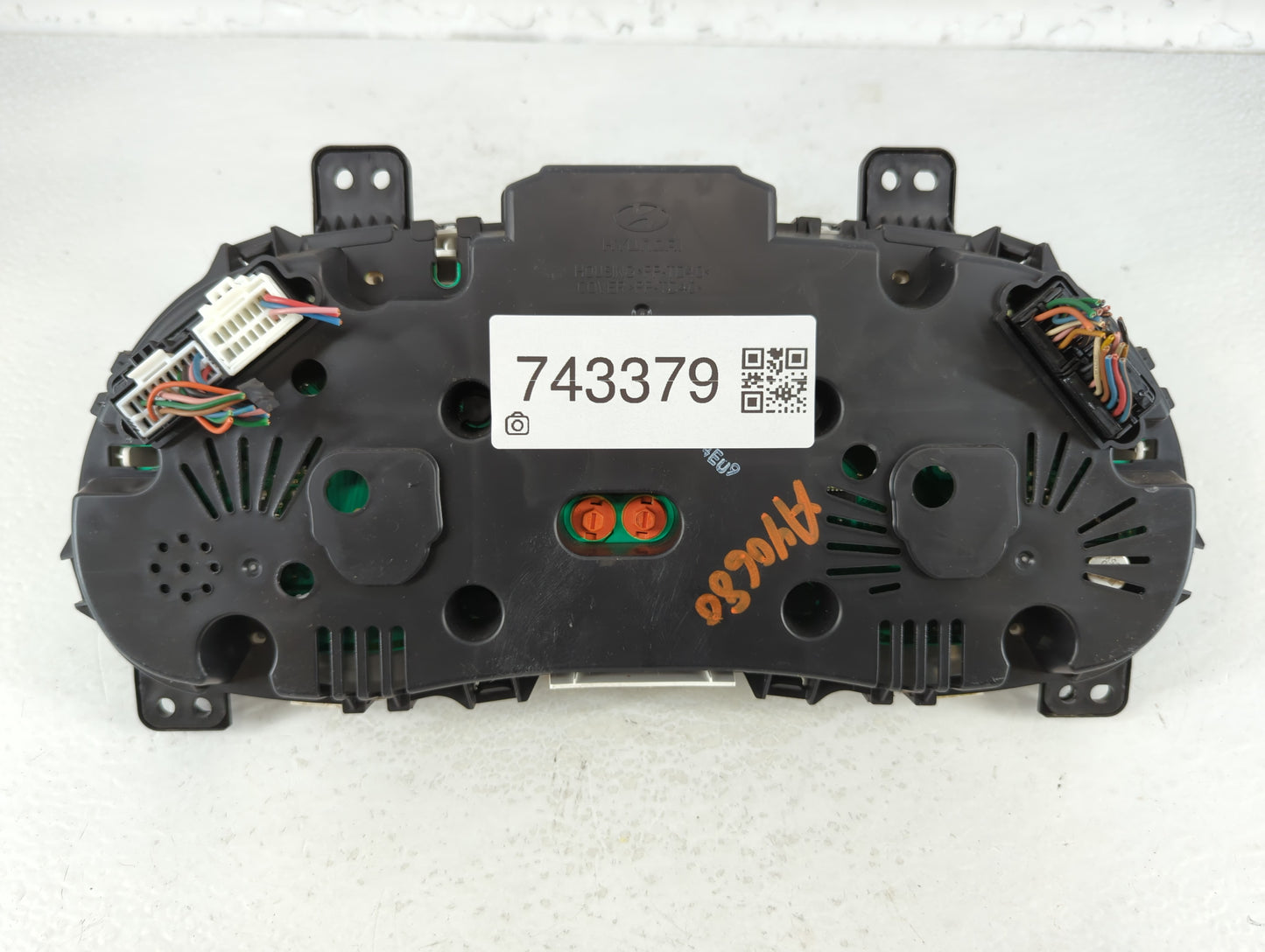 2013-2014 Hyundai Accent Instrument Cluster Speedometer Gauges P/N:94001-1R015 Fits Fits 2013 2014 OEM Used Auto Parts - Oem