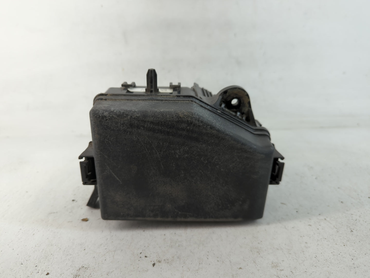 2013-2014 Hyundai Accent Fusebox Fuse Box Panel Relay Module P/N:91220-1R617 Fits Fits 2013 2014 OEM Used Auto Parts - Oemus