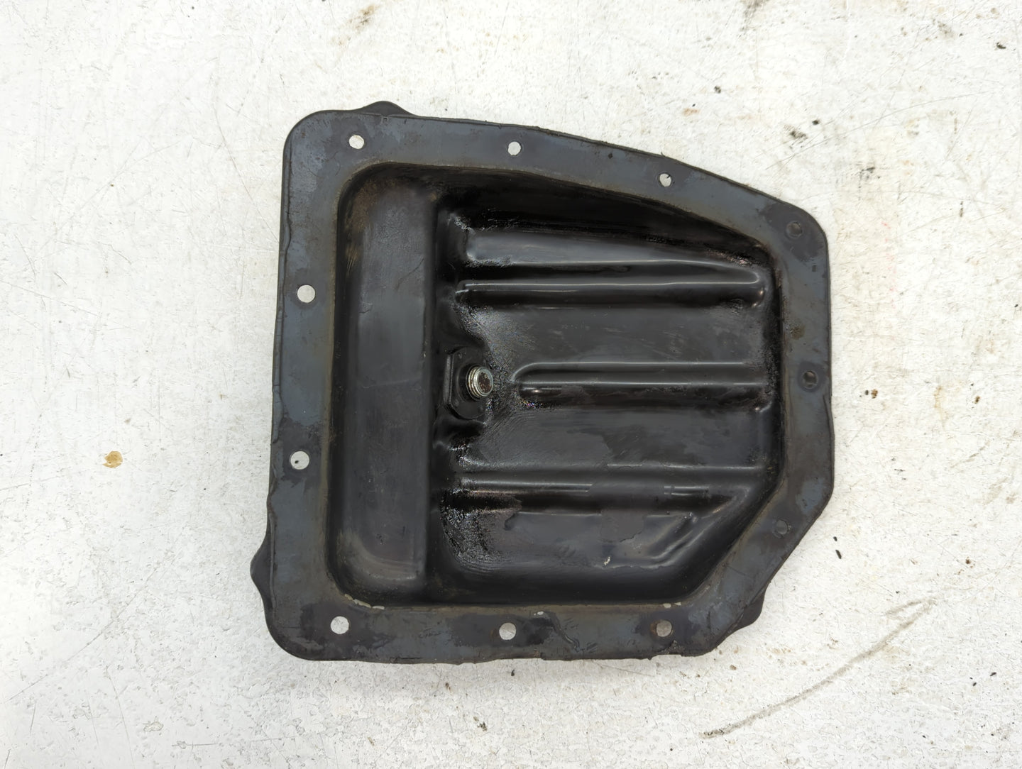 2012-2019 Hyundai Accent Engine Oil Pan P/N:1403114401 Fits Fits 2010 2011 2012 2013 2014 2015 2016 2017 2018 2019 OEM Used 