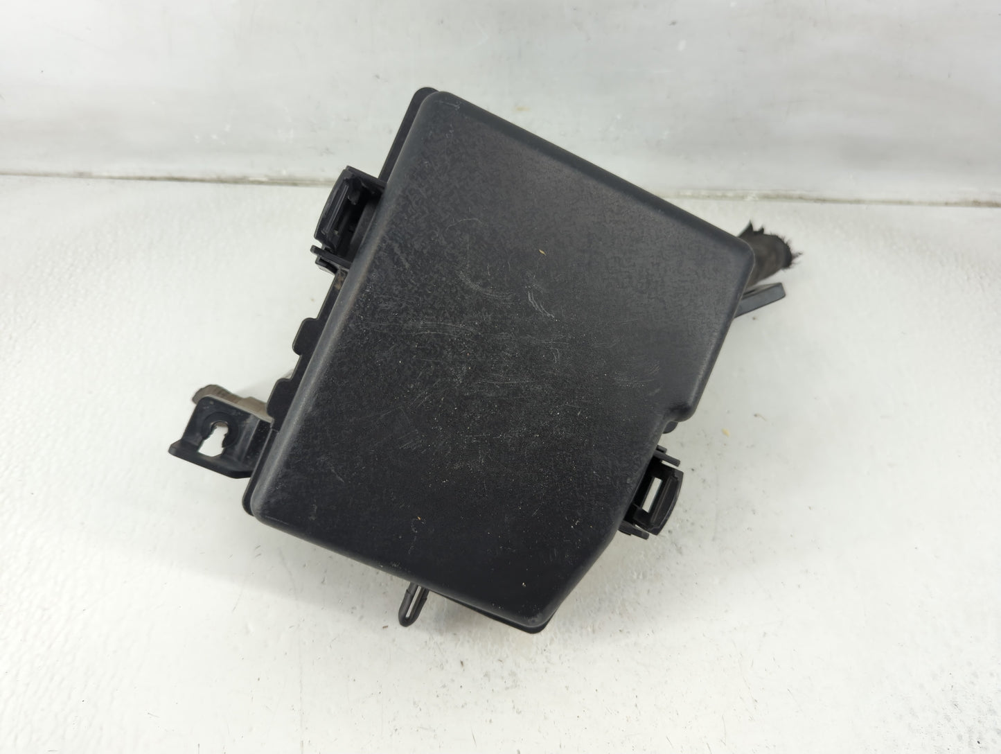 2014 Hyundai Azera Fusebox Fuse Box Panel Relay Module P/N:91950-2T810 Fits OEM Used Auto Parts - Oemusedautoparts1.com