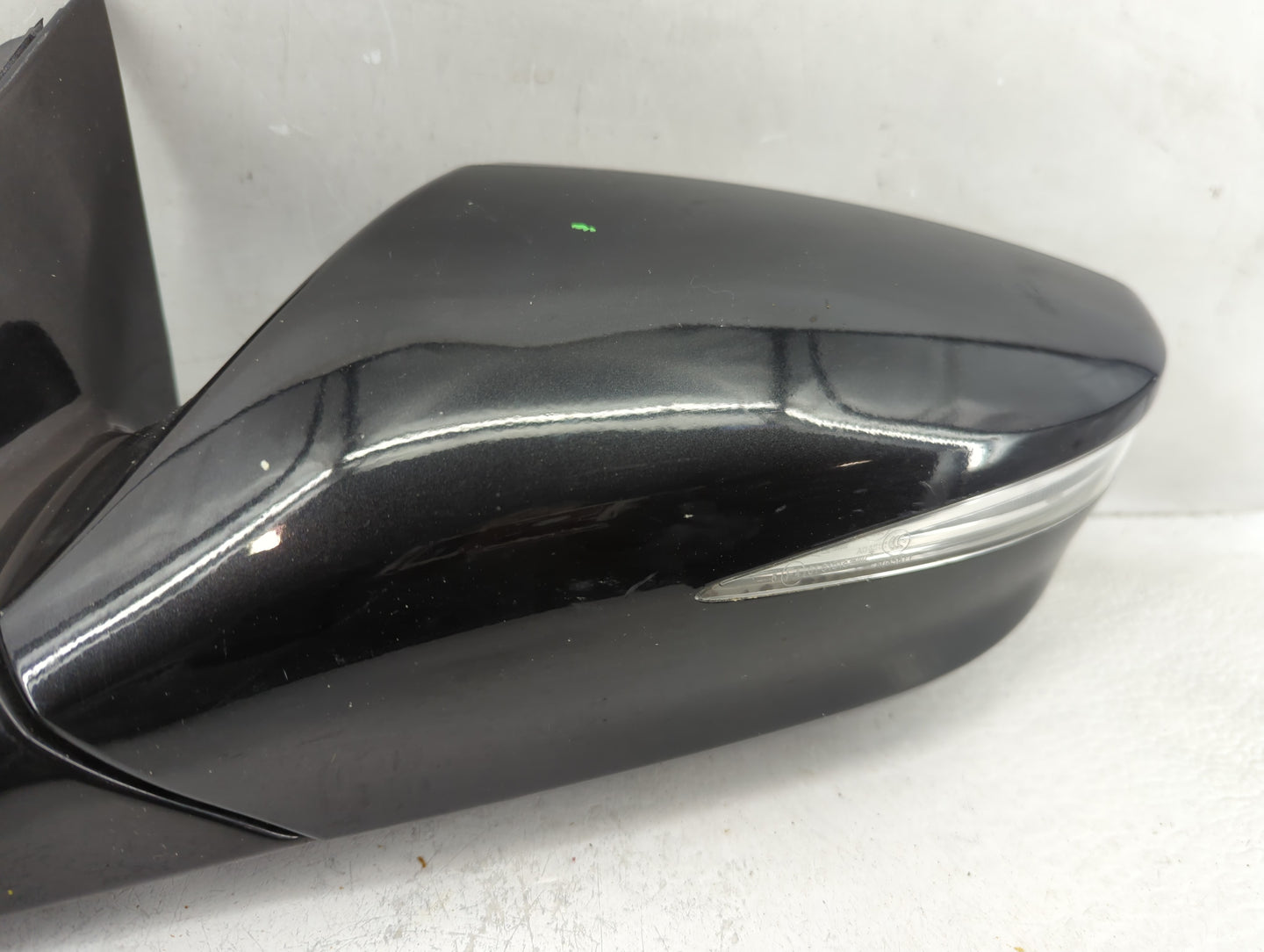2014 Hyundai Azera Driver Side View Mirror - Left Door Mirror OEM Used - Oemusedautoparts1.com