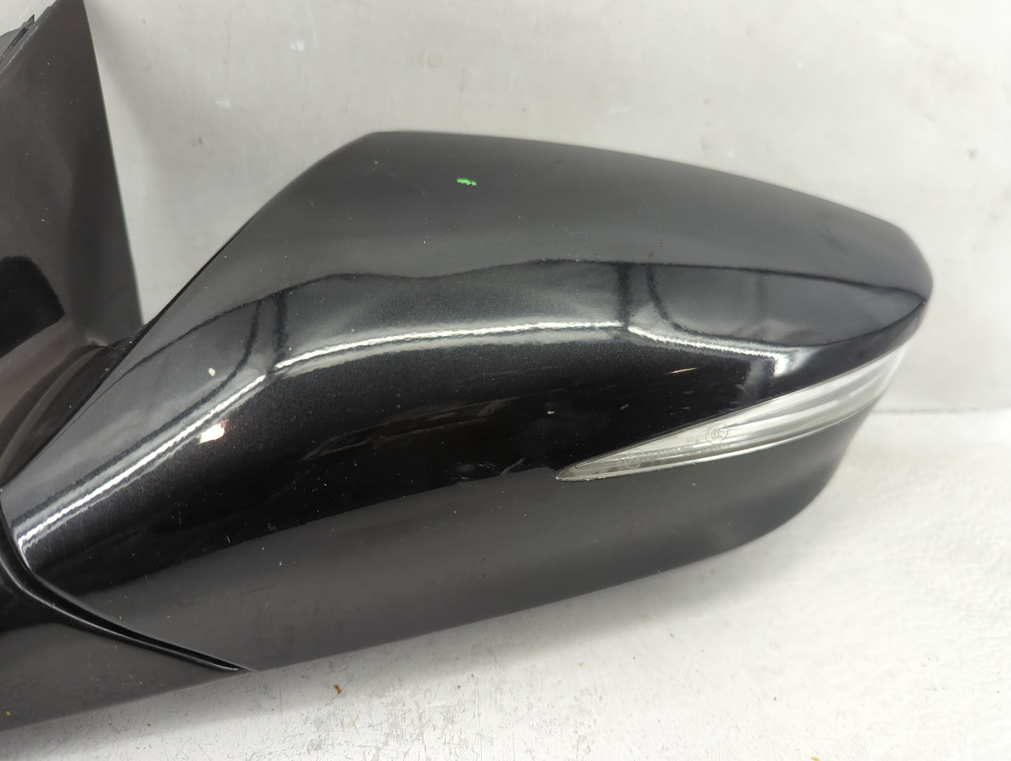 2014 Hyundai Azera Driver Side View Mirror - Left Door Mirror OEM Used - Oemusedautoparts1.com