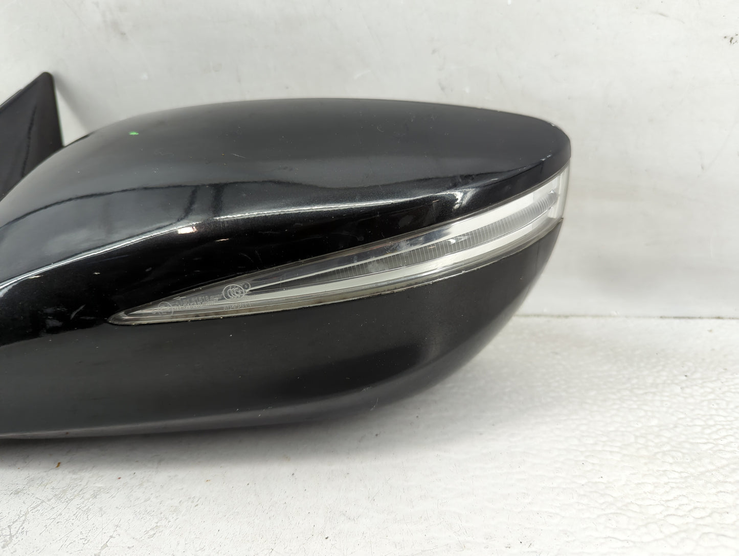 2014 Hyundai Azera Driver Side View Mirror - Left Door Mirror OEM Used - Oemusedautoparts1.com