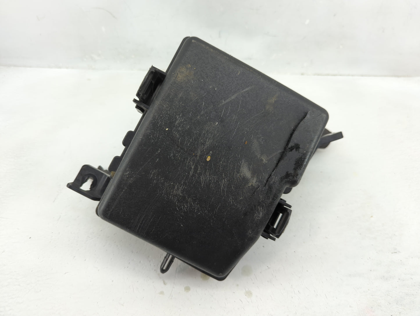 2014 Hyundai Azera Fusebox Fuse Box Panel Relay Module P/N:91950-2T810 Fits OEM Used Auto Parts - Oemusedautoparts1.com