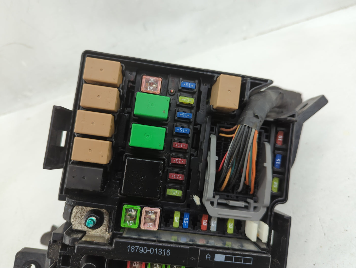 2014 Hyundai Azera Fusebox Fuse Box Panel Relay Module P/N:91950-2T810 Fits OEM Used Auto Parts - Oemusedautoparts1.com