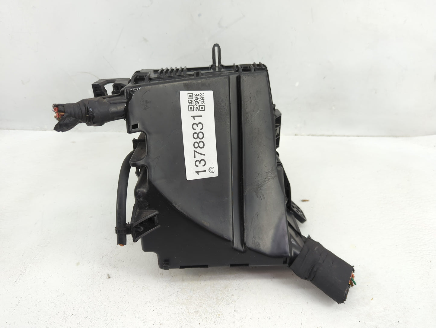 2014 Hyundai Azera Fusebox Fuse Box Panel Relay Module P/N:91950-2T810 Fits OEM Used Auto Parts - Oemusedautoparts1.com