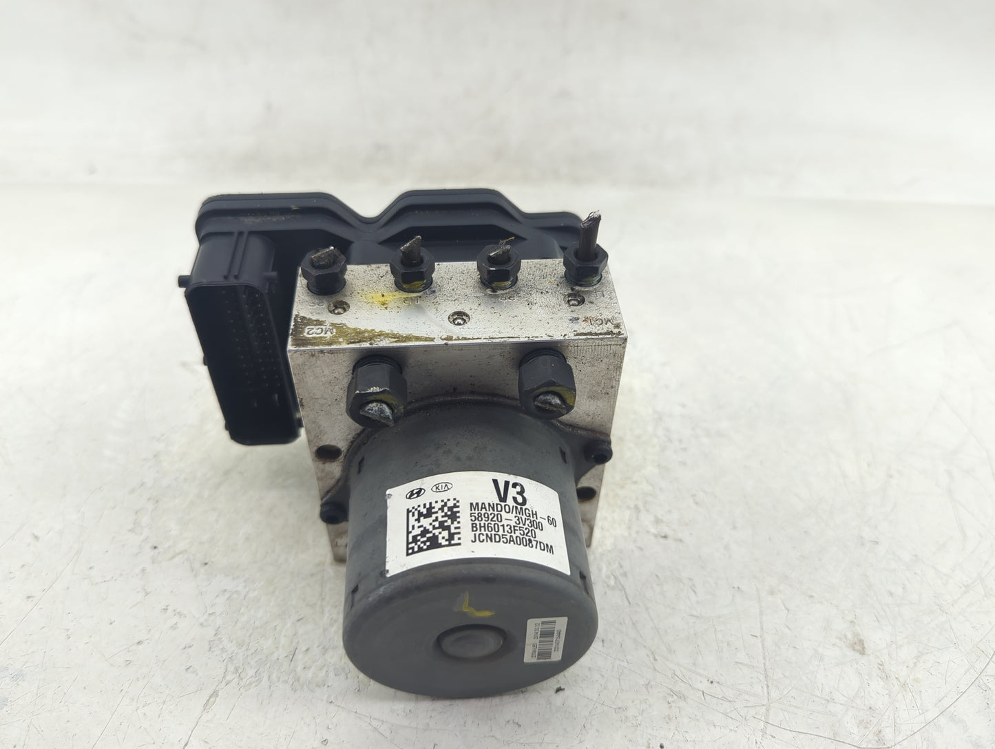 2012-2014 Hyundai Azera ABS Pump Control Module Replacement P/N:58920-3V300 Fits Fits 2012 2013 2014 OEM Used Auto Parts - O