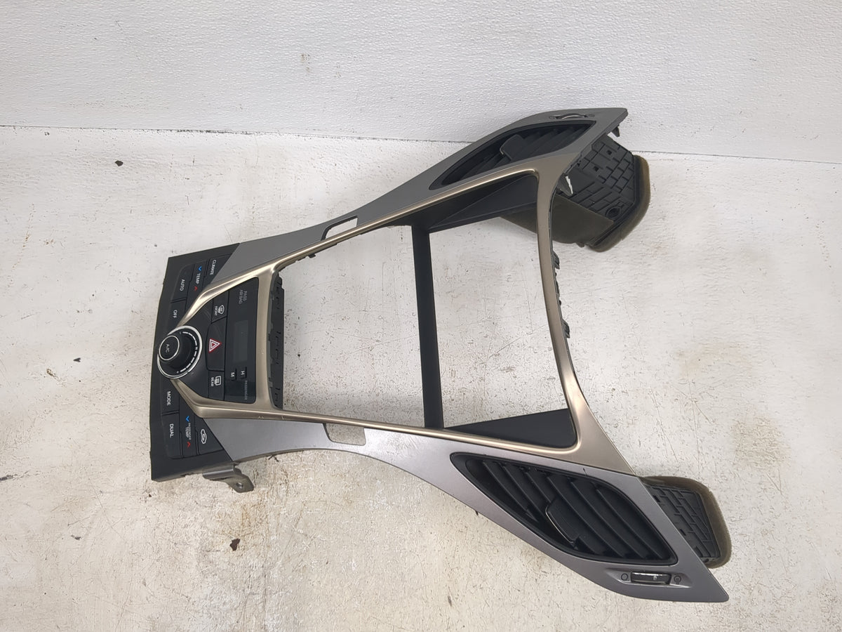 2014 Hyundai Azera Climate Control Module Temperature AC/Heater Replacement P/N:97250-3V840 Fits OEM Used Auto Parts - Oemus