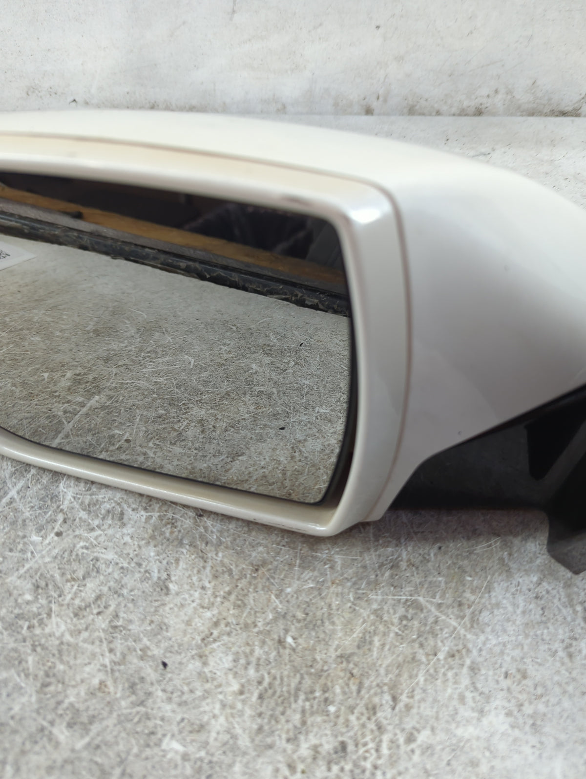 2014 Hyundai Azera Driver Side View Mirror - Left Door Mirror OEM Used - Oemusedautoparts1.com
