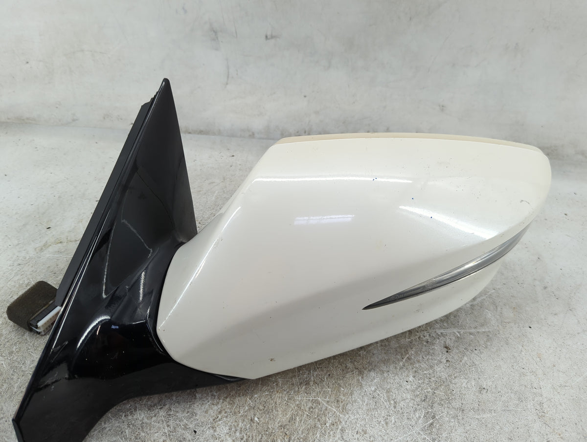 2014 Hyundai Azera Driver Side View Mirror - Left Door Mirror OEM Used - Oemusedautoparts1.com