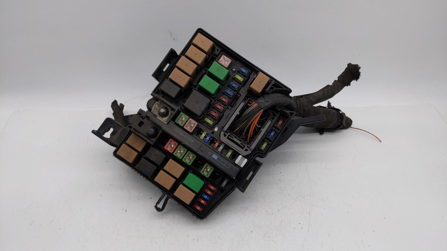 2014 Hyundai Azera Fusebox Fuse Box Panel Relay Module P/N:1402140365 Fits OEM Used Auto Parts - Oemusedautoparts1.com