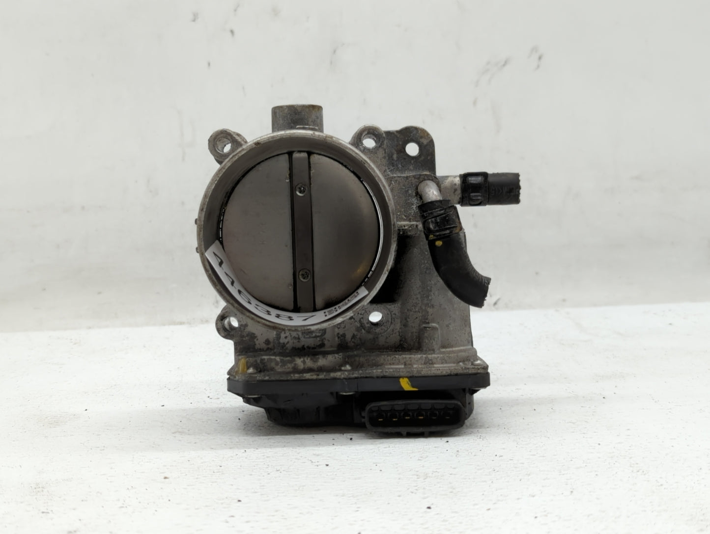 2012-2017 Hyundai Azera Throttle Body P/N:35100-3CAA0 Fits Fits 2012 2013 2014 2015 2016 2017 2018 OEM Used Auto Parts - Oem