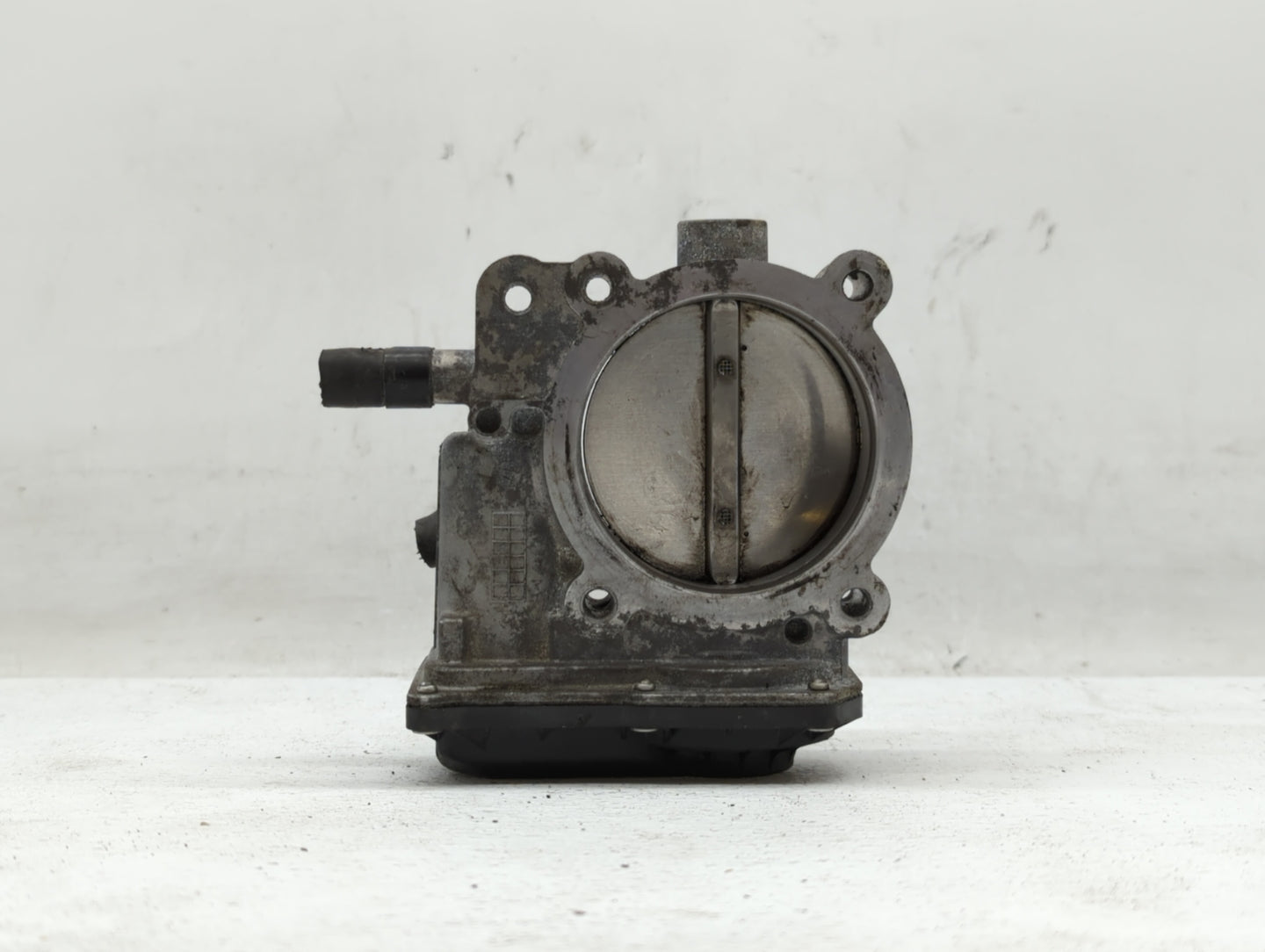 2012-2017 Hyundai Azera Throttle Body P/N:35100-3CAA0 Fits Fits 2012 2013 2014 2015 2016 2017 2018 OEM Used Auto Parts - Oem