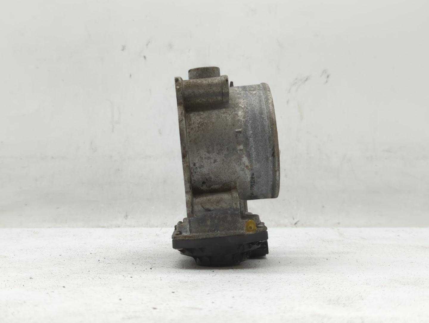 2012-2017 Hyundai Azera Throttle Body P/N:35100-3CAA0 Fits Fits 2012 2013 2014 2015 2016 2017 2018 OEM Used Auto Parts - Oem