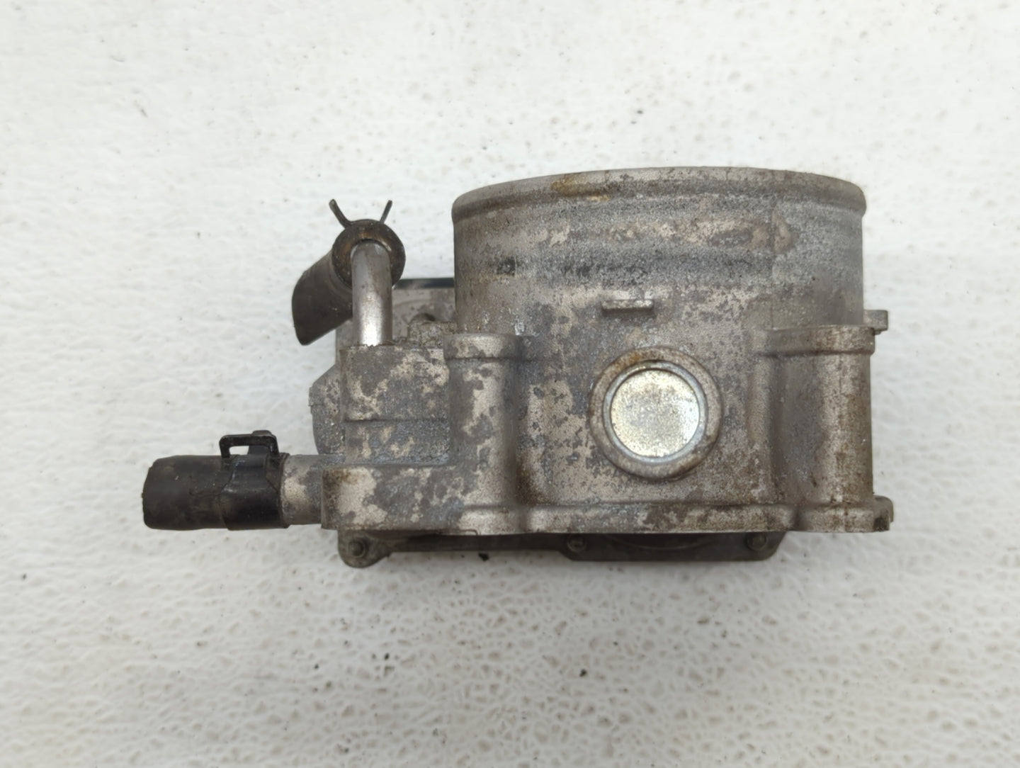 2012-2017 Hyundai Azera Throttle Body P/N:35100-3CAA0 Fits Fits 2012 2013 2014 2015 2016 2017 2018 OEM Used Auto Parts - Oem