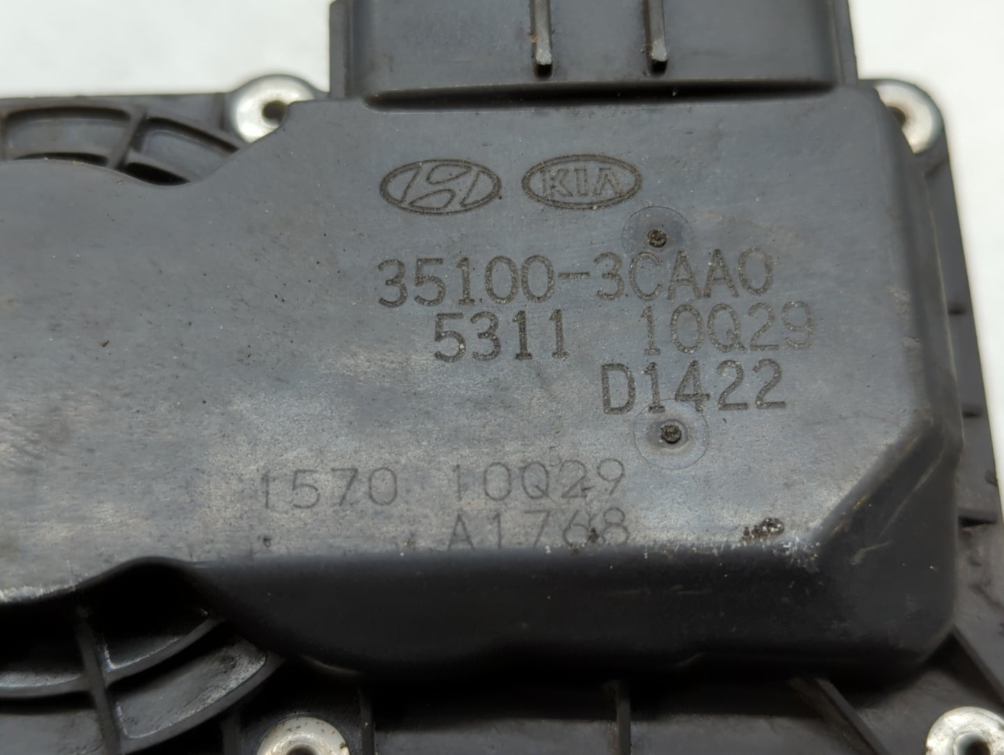 2012-2017 Hyundai Azera Throttle Body P/N:35100-3CAA0 Fits Fits 2012 2013 2014 2015 2016 2017 2018 OEM Used Auto Parts - Oem
