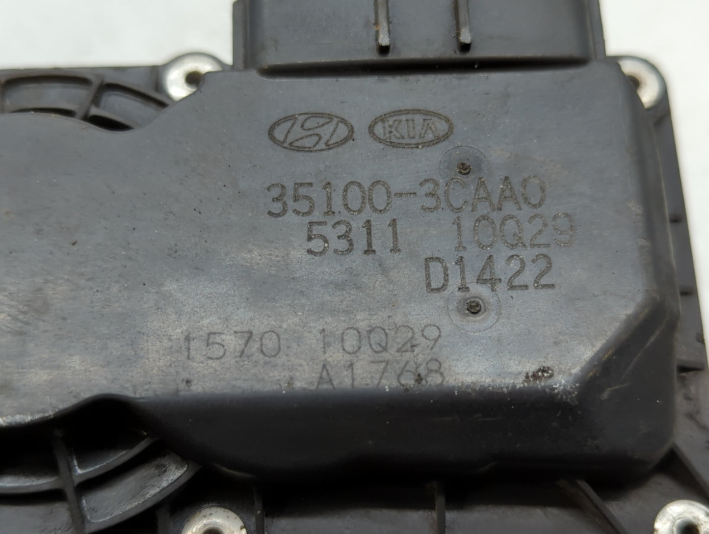 2012-2017 Hyundai Azera Throttle Body P/N:35100-3CAA0 Fits Fits 2012 2013 2014 2015 2016 2017 2018 OEM Used Auto Parts - Oem