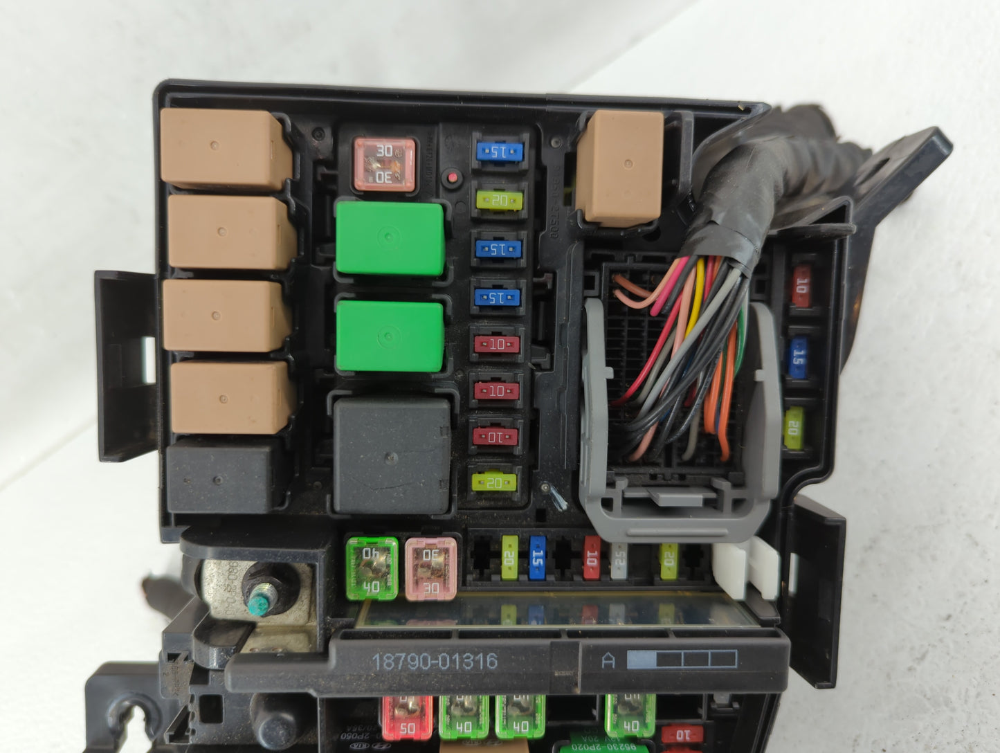 2014 Hyundai Azera Fusebox Fuse Box Panel Relay Module P/N:91208-3V010 1402140365 Fits OEM Used Auto Parts - Oemusedautopart