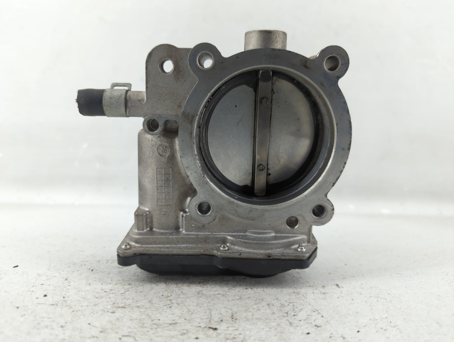 2012-2017 Hyundai Azera Throttle Body P/N:35100-3CAA0 Fits Fits 2012 2013 2014 2015 2016 2017 2018 OEM Used Auto Parts - Oem