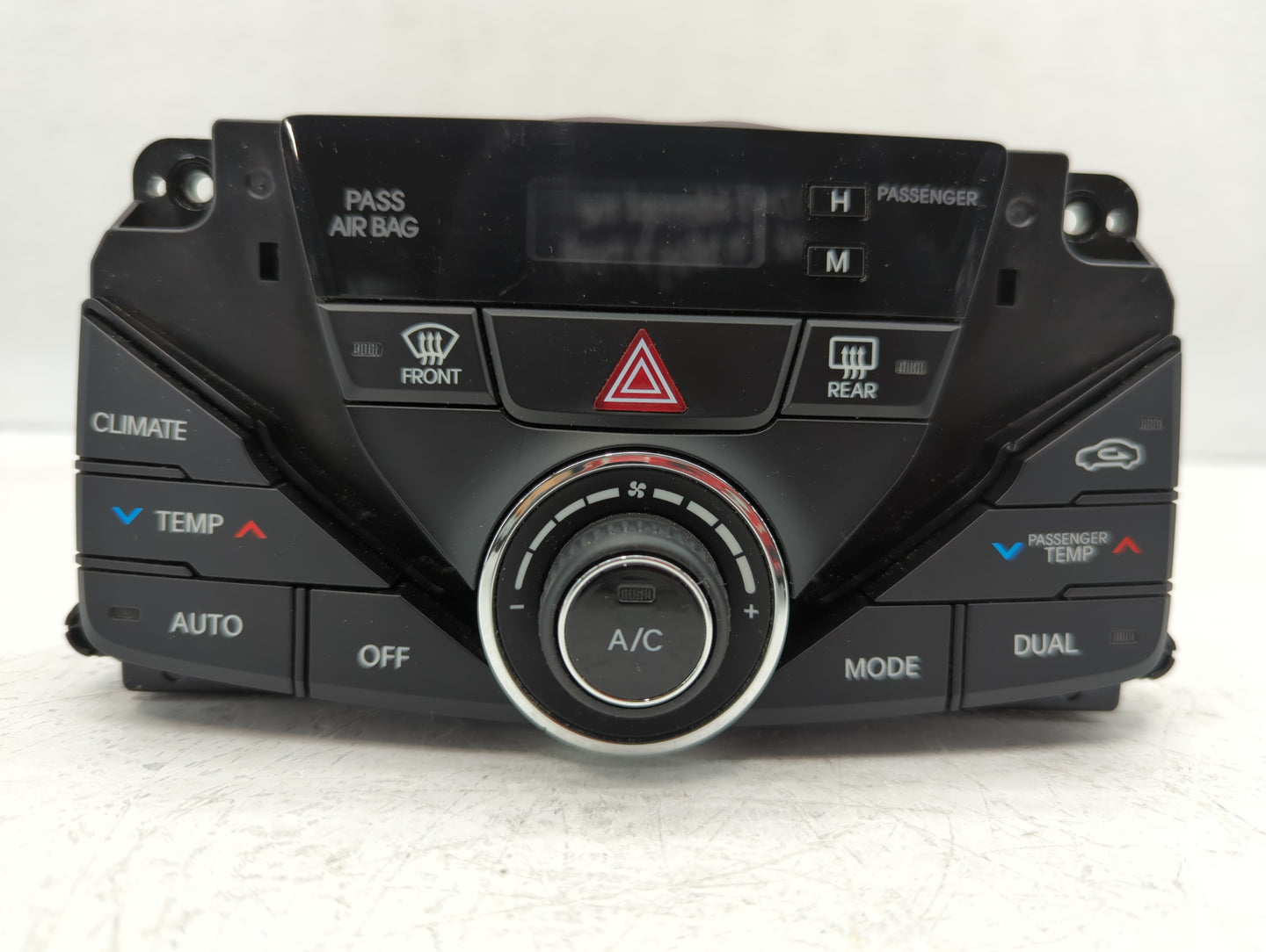 2014 Hyundai Azera Climate Control Module Temperature AC/Heater Replacement P/N:97250-3V840 Fits OEM Used Auto Parts - Oemus