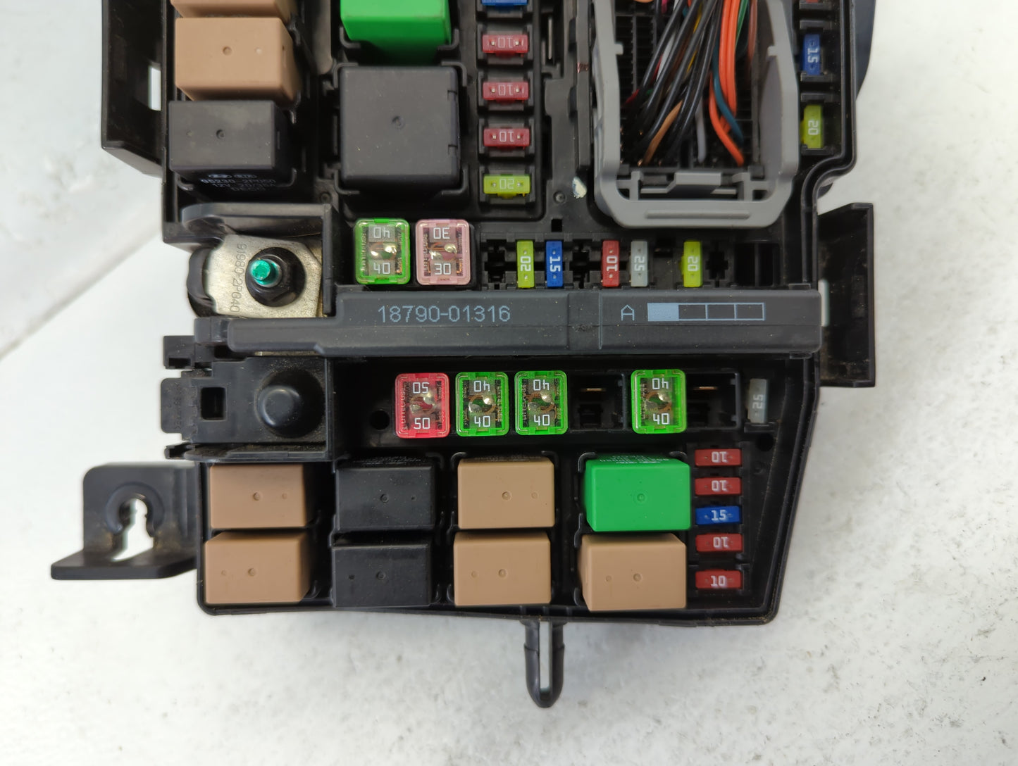 2014 Hyundai Azera Fusebox Fuse Box Panel Relay Module P/N:91208-3V010 1402140365 Fits OEM Used Auto Parts - Oemusedautopart
