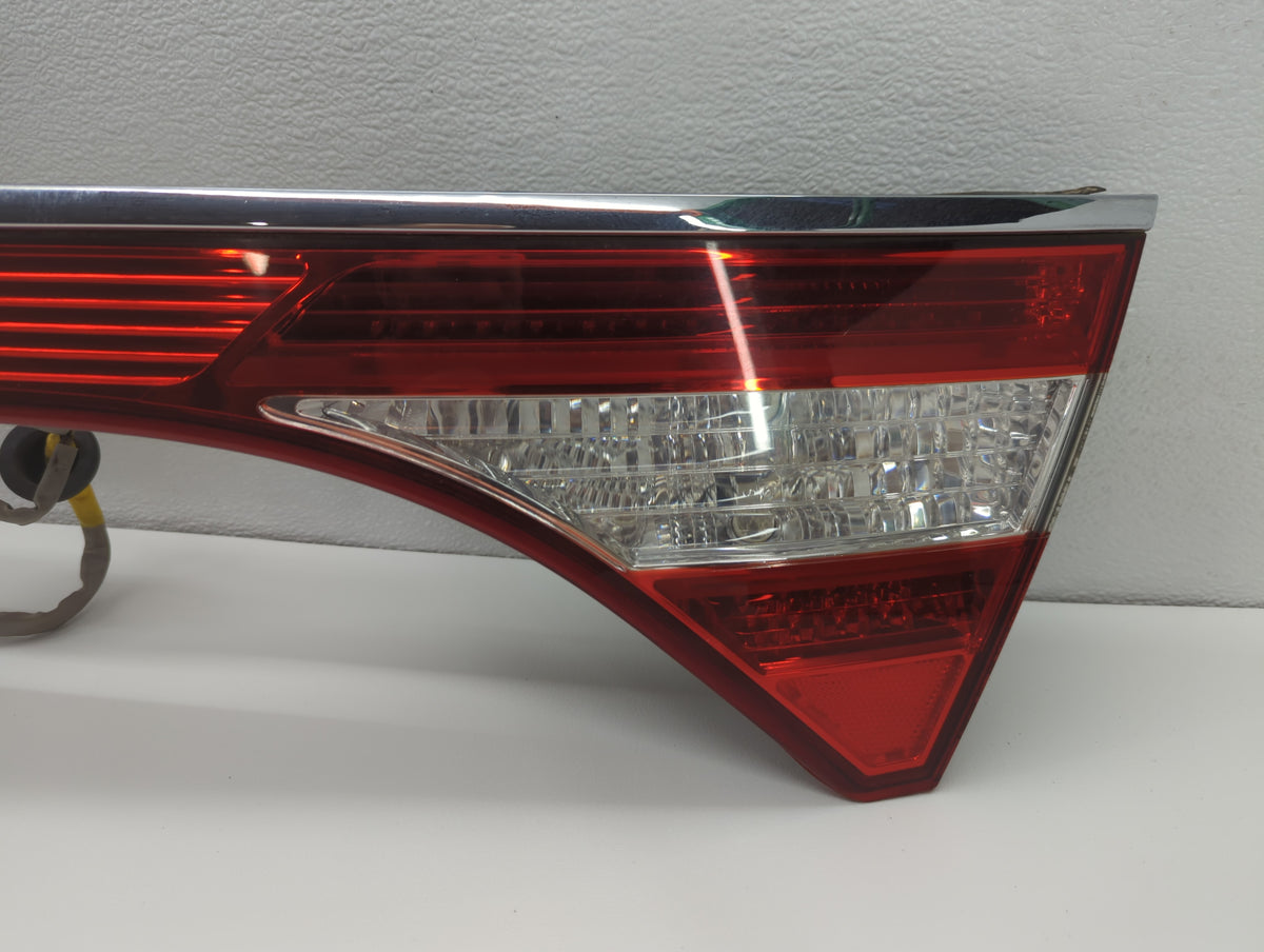 2014-2017 Hyundai Azera Tail Light Assembly Passenger Right OEM P/N:92403-3V01 Fits Fits 2014 2015 2016 2017 OEM Used Auto P