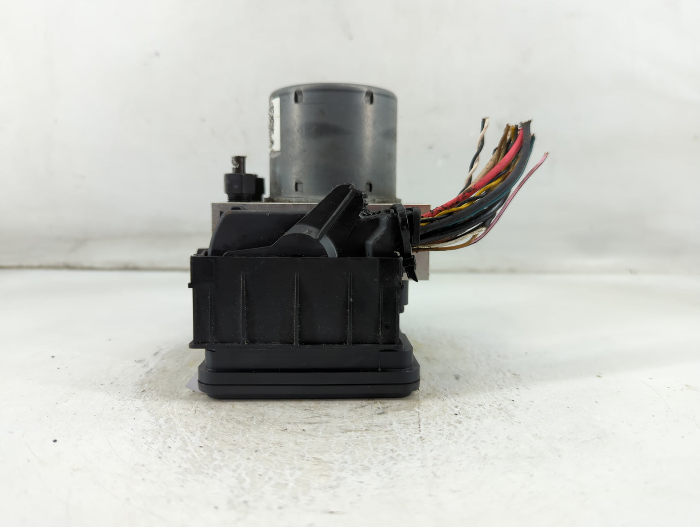 2012-2014 Hyundai Azera ABS Pump Control Module Replacement P/N:58920-3V300 Fits Fits 2012 2013 2014 OEM Used Auto Parts - O