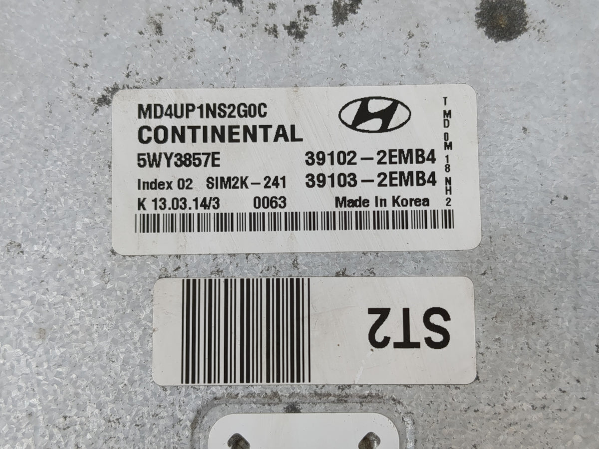 2014 Hyundai Elantra PCM Engine Control Computer ECU ECM PCU OEM P/N:39102-2EMB4 39103-2EMB4 Fits OEM Used Auto Parts - Oemu
