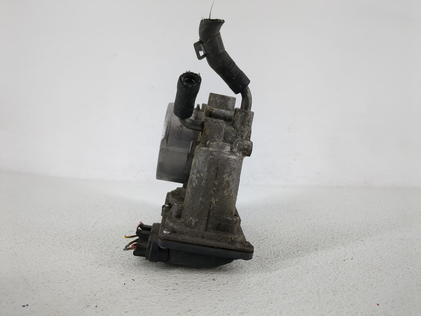 2011-2020 Hyundai Elantra Throttle Body Fits Fits 2011 2012 2013 2014 2015 2016 2017 2018 2019 2020 2021 OEM Used Auto Parts