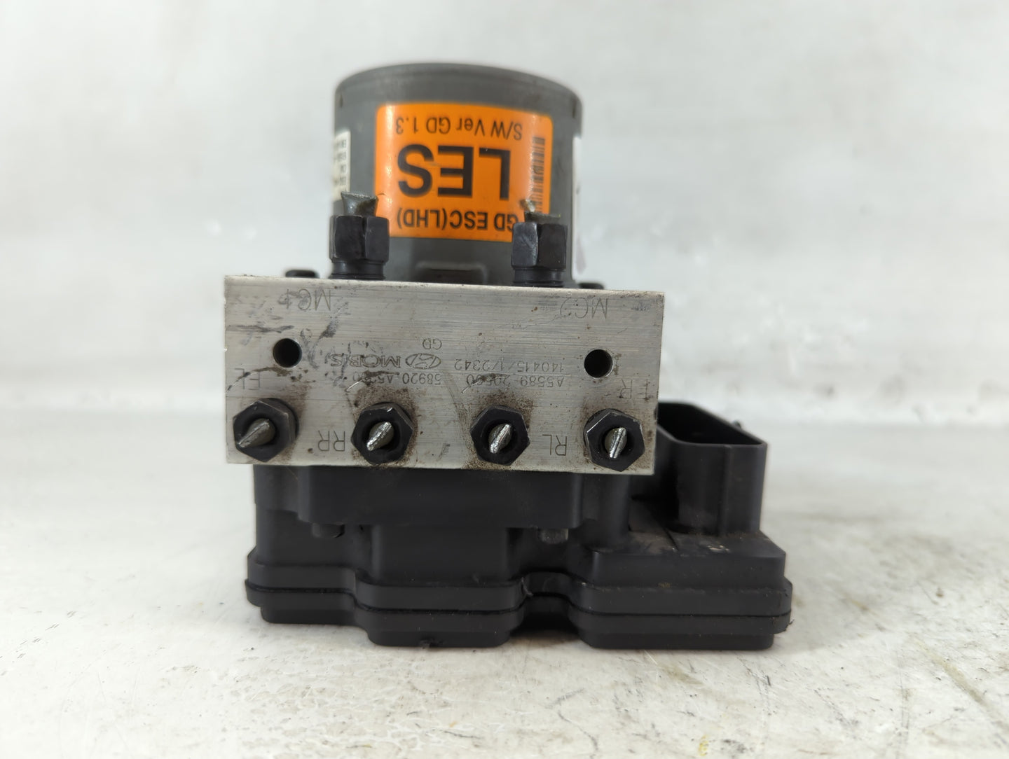 2013-2015 Hyundai Elantra ABS Pump Control Module Replacement P/N:58920-A5300 Fits Fits 2013 2014 2015 OEM Used Auto Parts -